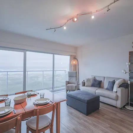 By The Sea In Belgium With Access, Cleaning Included شقة