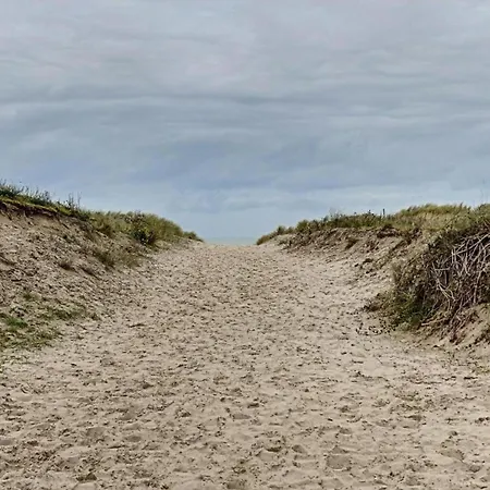 By The Sea In Belgium With Access, Cleaning Included أوستدوينكيرك