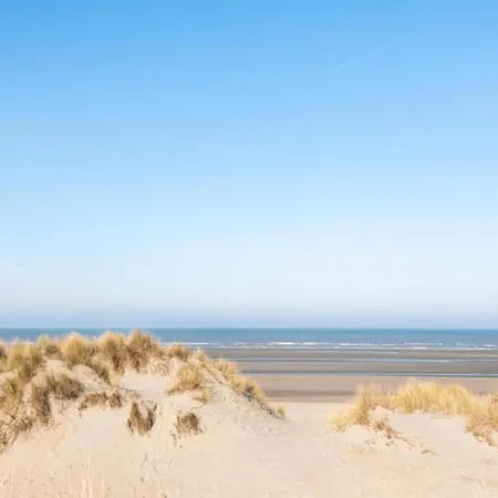 By The Sea In Belgium With Access, Cleaning Included * أوستدوينكيرك